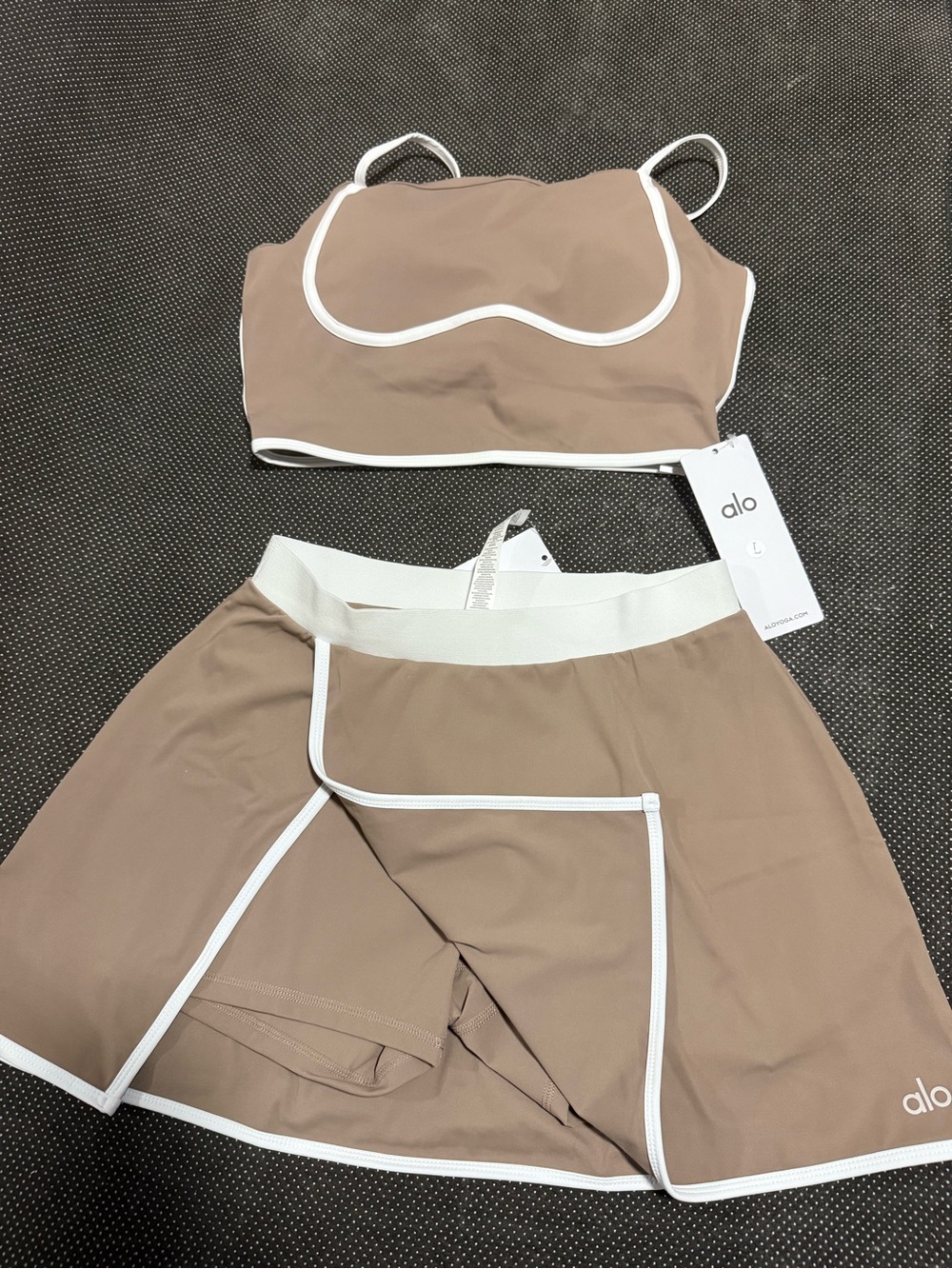 ALO Yoga Beige Midi Skirt with White Trim